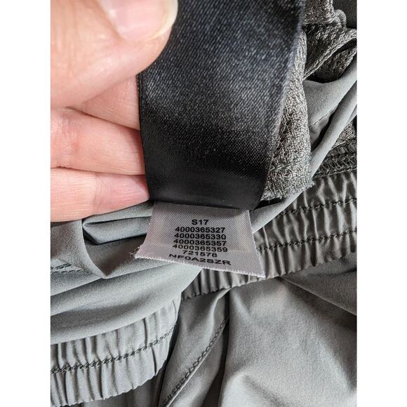 North Face Hiking Cargo Capri Gray 14 - Picture 9 of 10